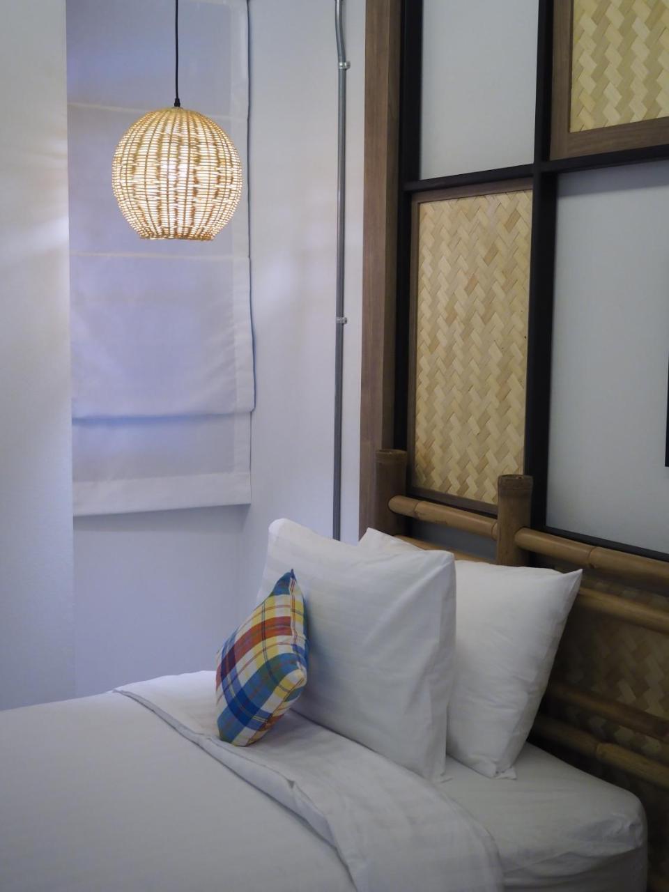 Luck Esan Loft Hotell Ubon Ratchathani Exteriör bild