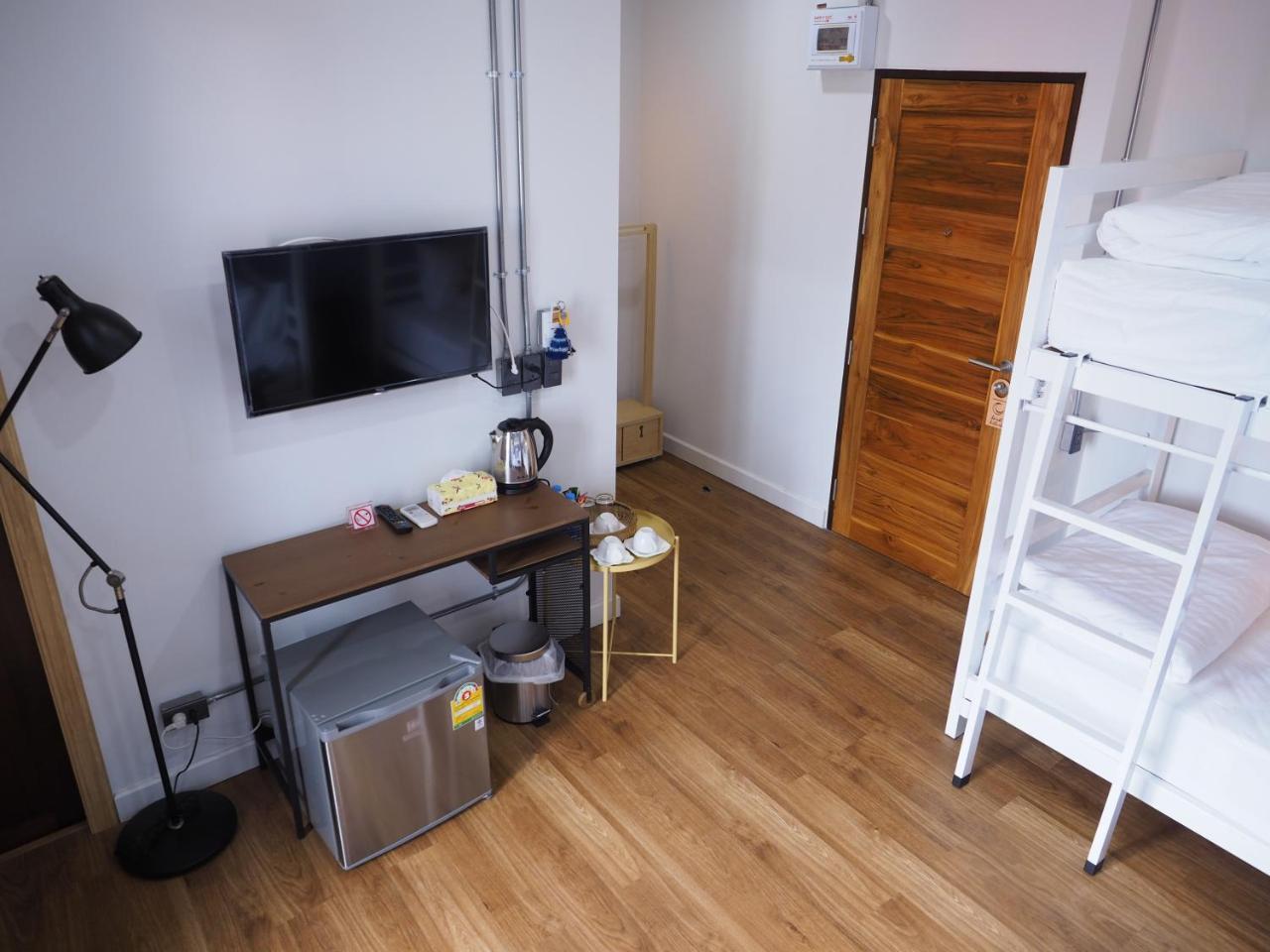 Luck Esan Loft Hotell Ubon Ratchathani Exteriör bild