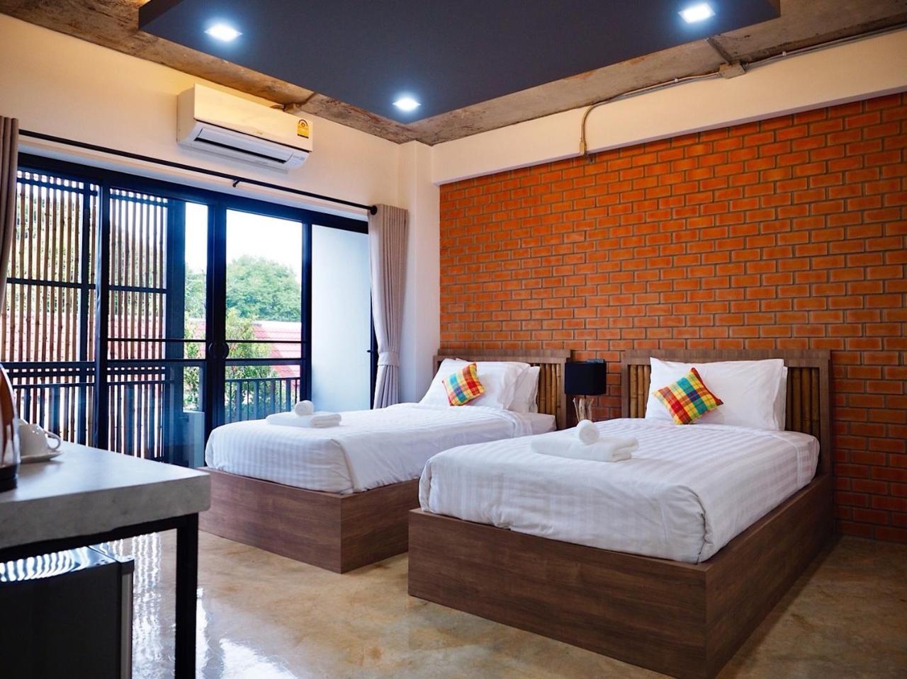 Luck Esan Loft Hotell Ubon Ratchathani Exteriör bild