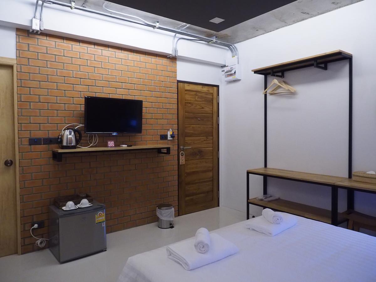 Luck Esan Loft Hotell Ubon Ratchathani Exteriör bild