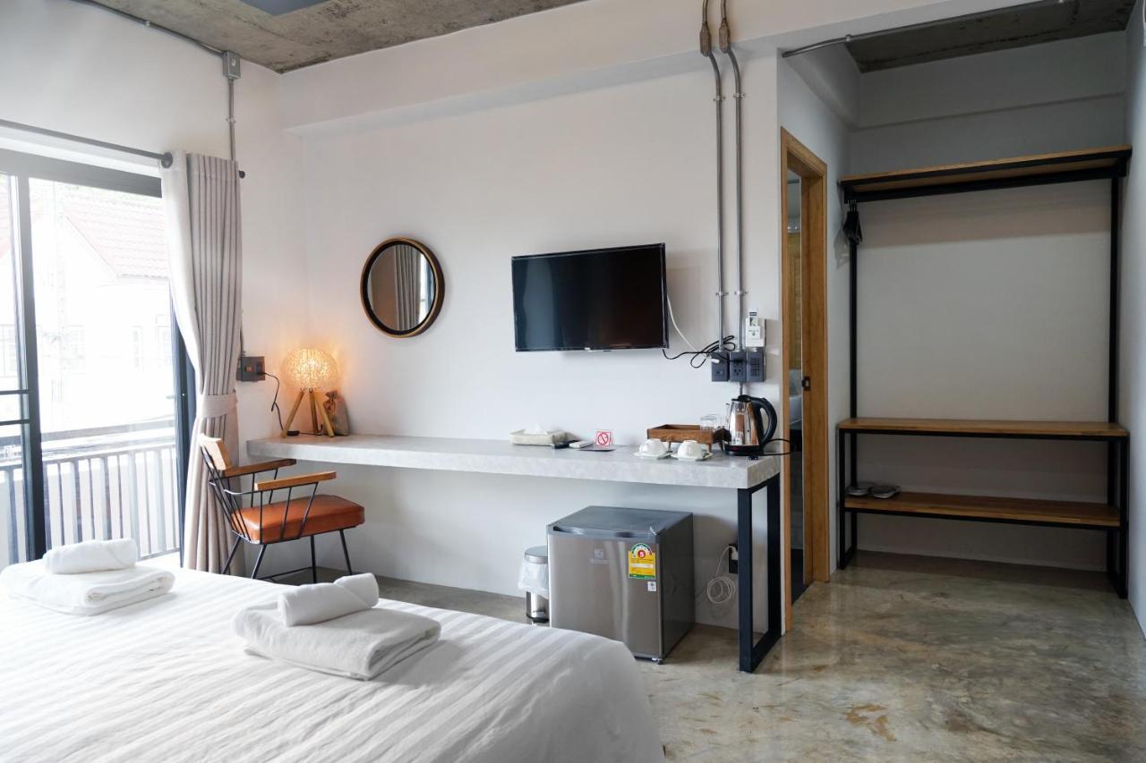 Luck Esan Loft Hotell Ubon Ratchathani Exteriör bild