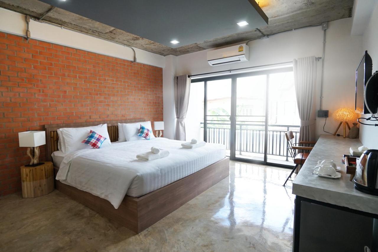 Luck Esan Loft Hotell Ubon Ratchathani Exteriör bild
