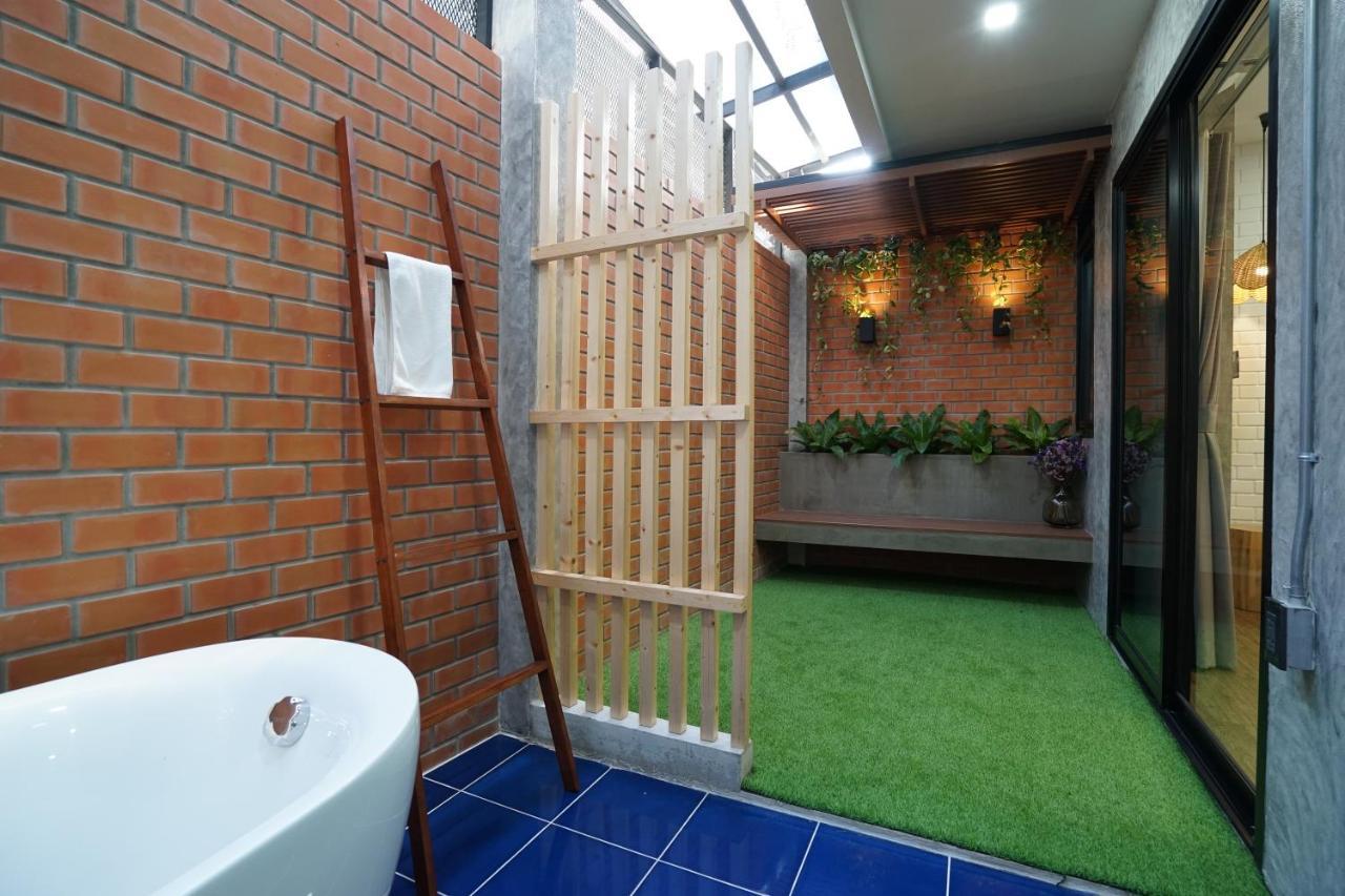 Luck Esan Loft Hotell Ubon Ratchathani Exteriör bild